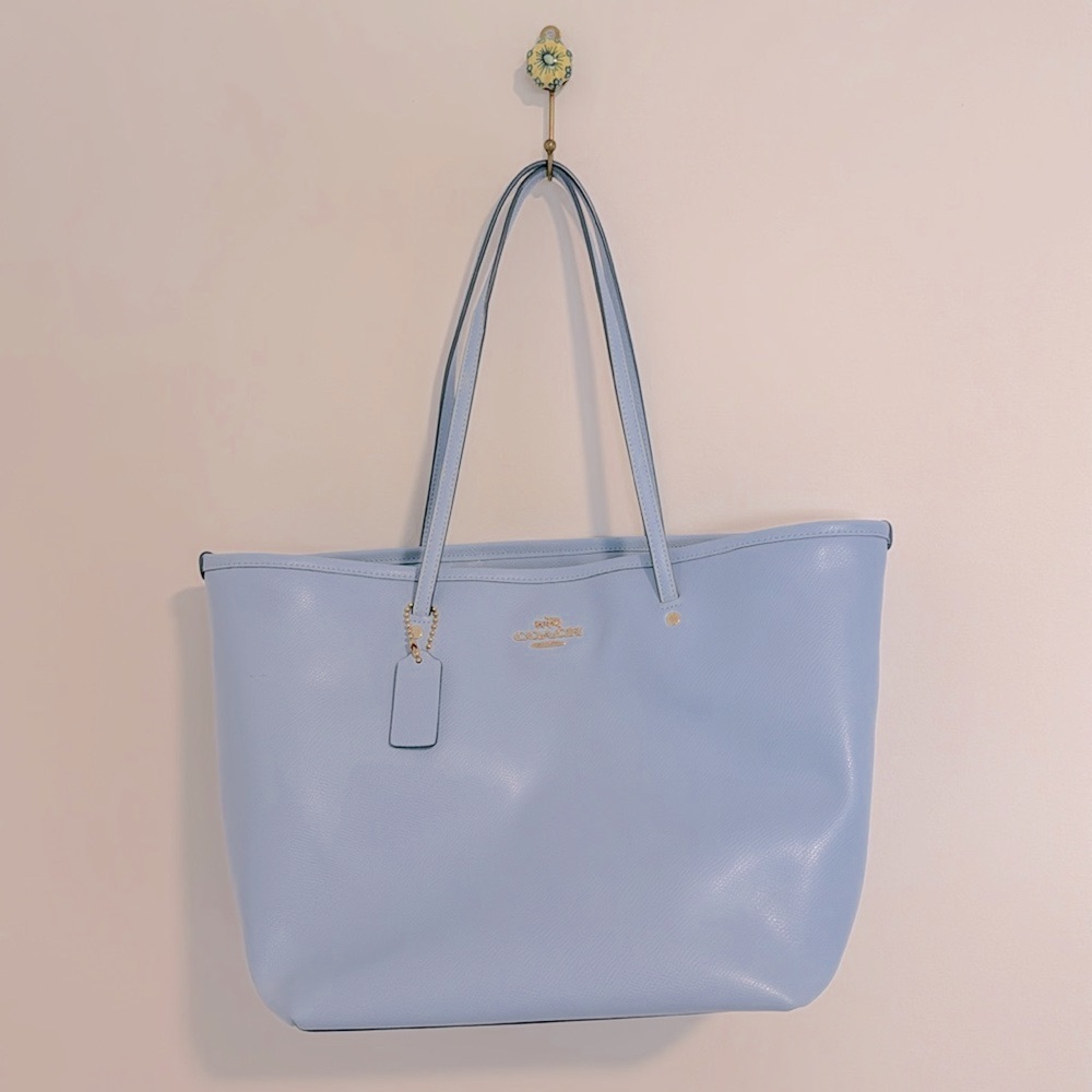 Coach light blue leather tote style hand bag- like new condition!